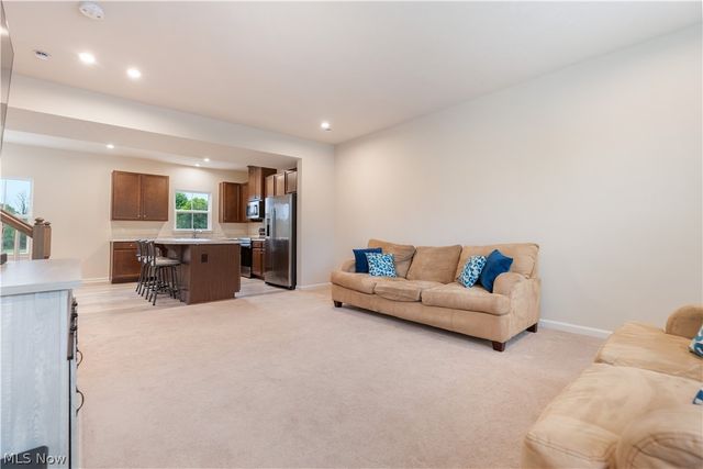 342 E Reno Drive, Louisville, OH 44641