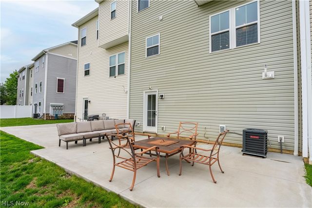 342 E Reno Drive, Louisville, OH 44641