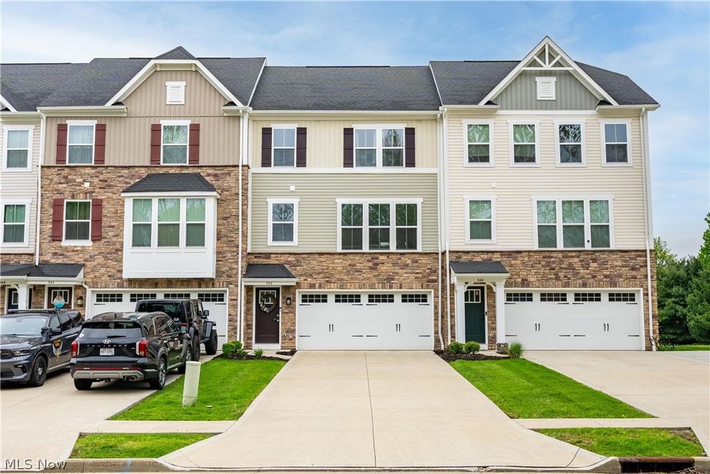 342 E Reno Drive, Louisville, OH 44641