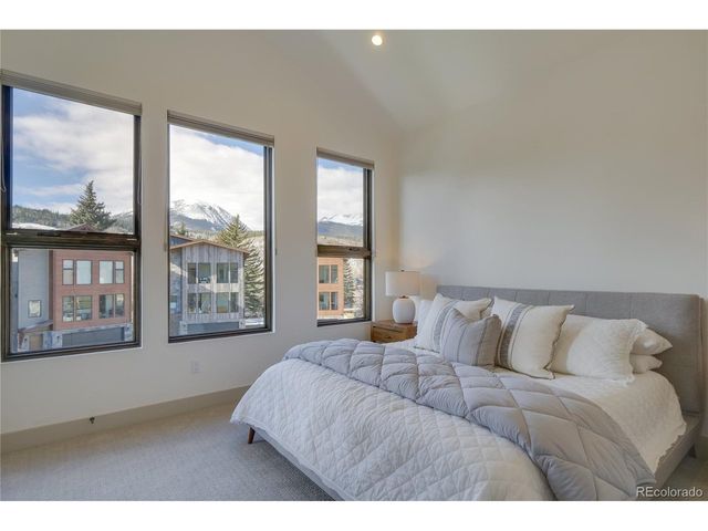 111 Geneva Dr, Silverthorne, CO 80498