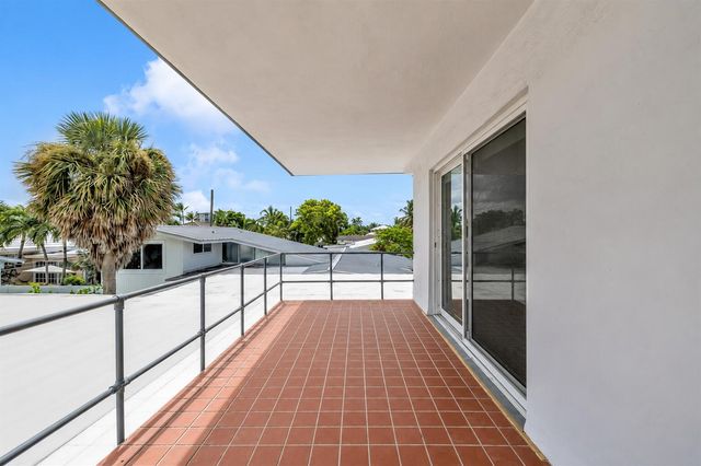 2812 NE 27th Street, Lighthouse Point, FL 33064