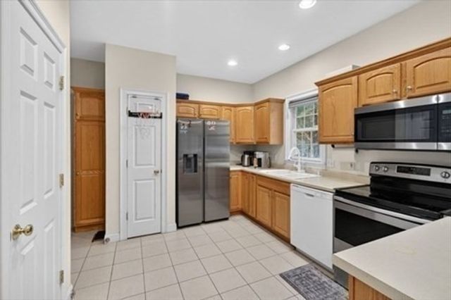 1 Knowlton Circle 1, Upton, MA 01568