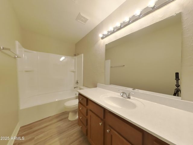 7743 W DREYFUS Drive, Peoria, AZ 85381