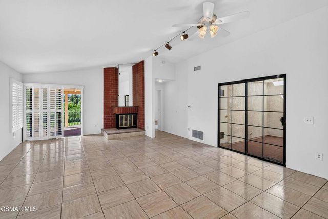 704 Wind Willow Way, Simi Valley, CA 93065