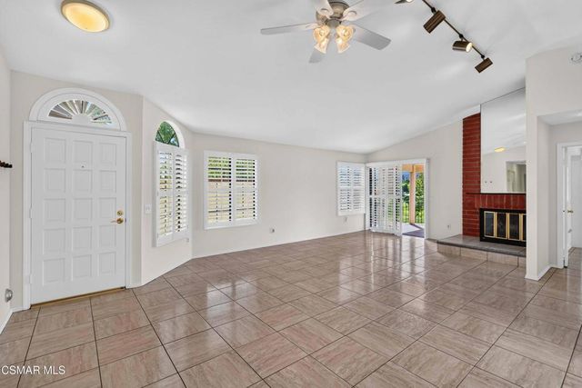 704 Wind Willow Way, Simi Valley, CA 93065