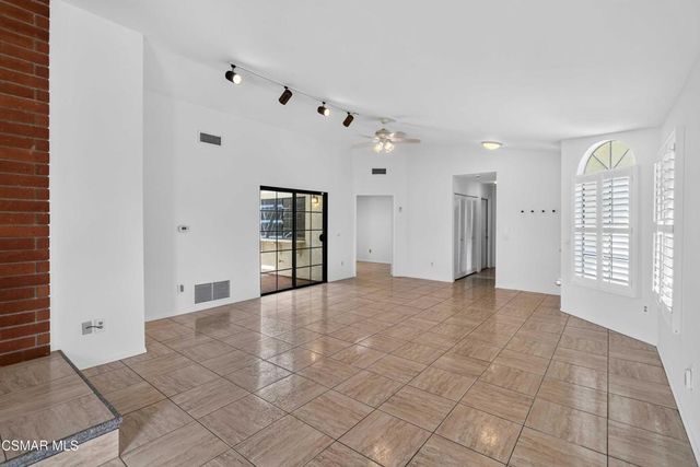 704 Wind Willow Way, Simi Valley, CA 93065