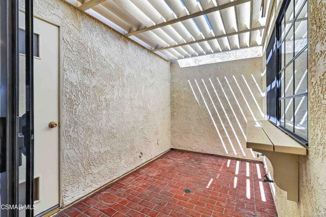 704 Wind Willow Way, Simi Valley, CA 93065
