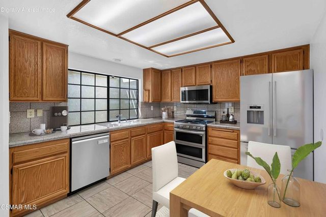 704 Wind Willow Way, Simi Valley, CA 93065