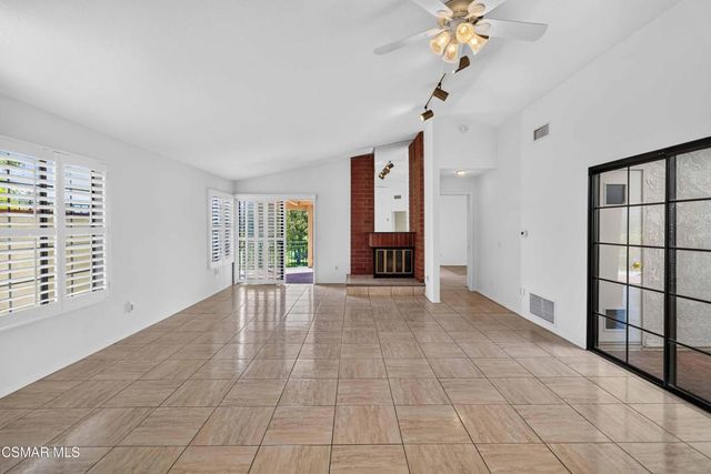 704 Wind Willow Way, Simi Valley, CA 93065