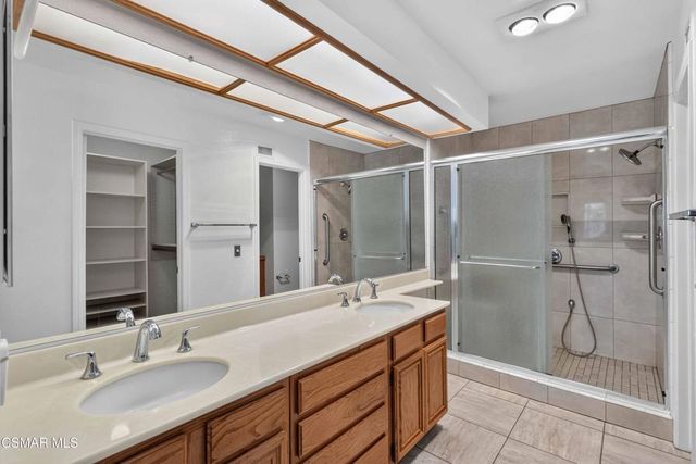 704 Wind Willow Way, Simi Valley, CA 93065