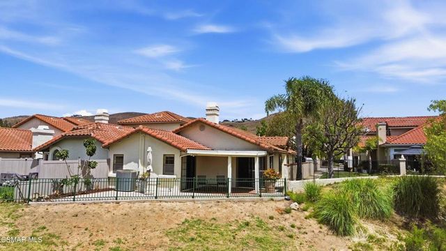 704 Wind Willow Way, Simi Valley, CA 93065