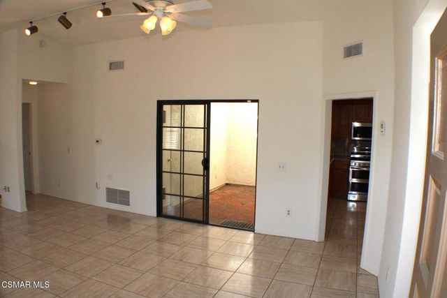704 Wind Willow Way, Simi Valley, CA 93065