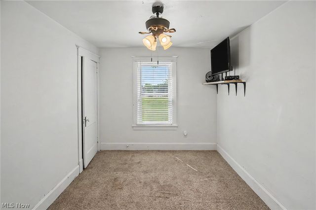 32 E Avondale Avenue, Youngstown, OH 44507