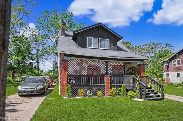 32 E Avondale Avenue, Youngstown, OH 44507
