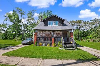 32 E Avondale Avenue, Youngstown, OH 44507