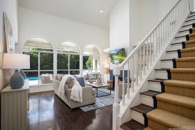 10 Thornhurst, San Antonio, TX 78218