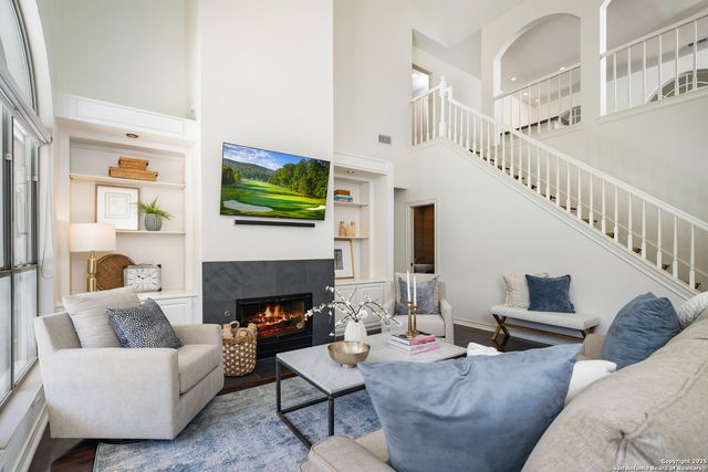 10 Thornhurst, San Antonio, TX 78218