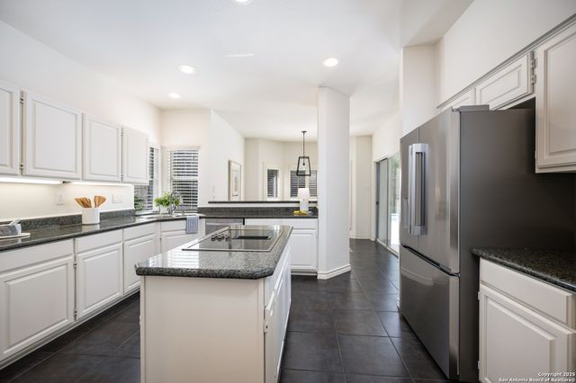 10 Thornhurst, San Antonio, TX 78218