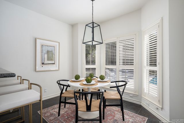 10 Thornhurst, San Antonio, TX 78218