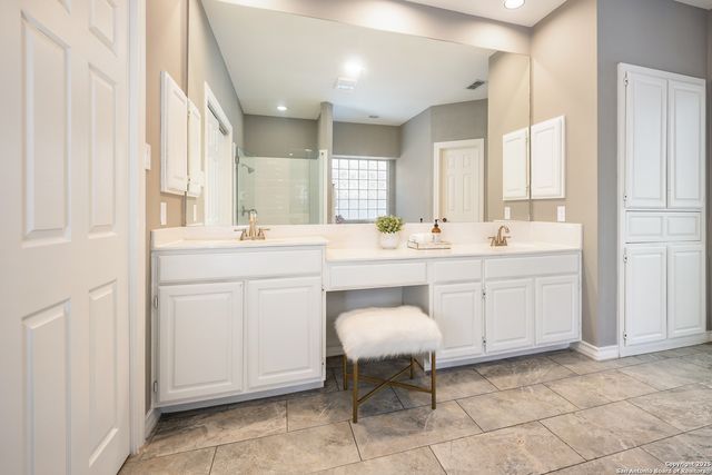 10 Thornhurst, San Antonio, TX 78218