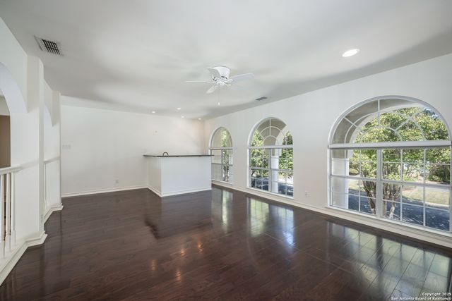 10 Thornhurst, San Antonio, TX 78218