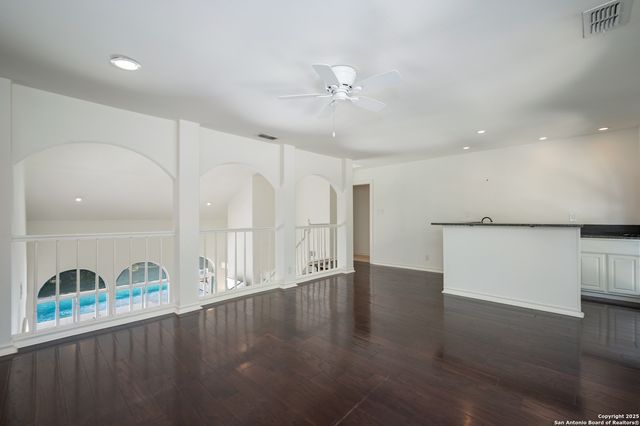 10 Thornhurst, San Antonio, TX 78218