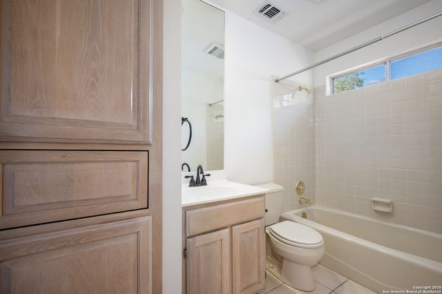 10 Thornhurst, San Antonio, TX 78218