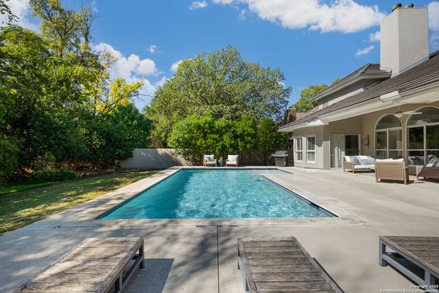 10 Thornhurst, San Antonio, TX 78218