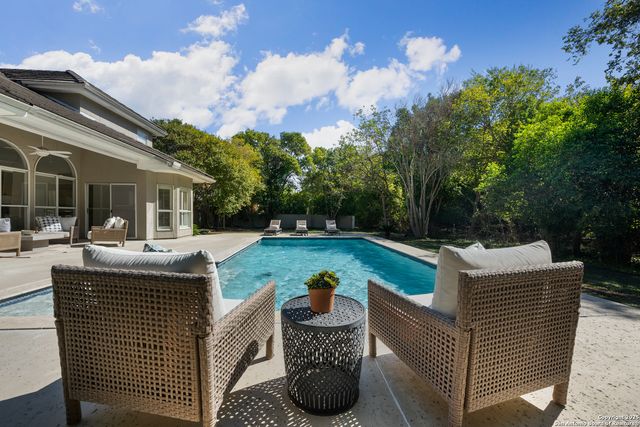 10 Thornhurst, San Antonio, TX 78218