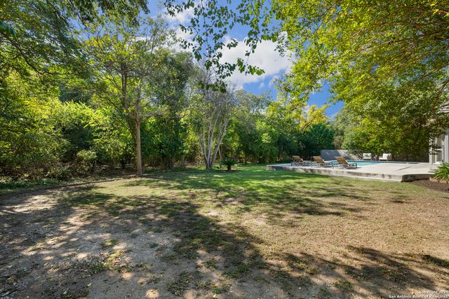 10 Thornhurst, San Antonio, TX 78218