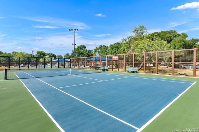 10 Thornhurst, San Antonio, TX 78218