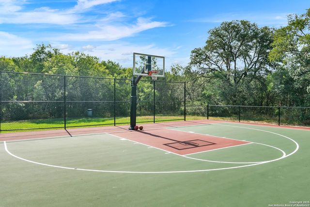 10 Thornhurst, San Antonio, TX 78218