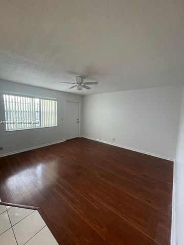 30 SE 4th Avenue 214, Hallandale Beach, FL 33009