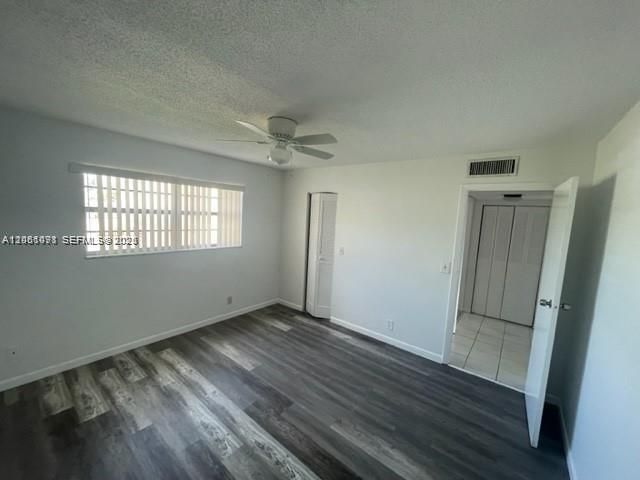 30 SE 4th Avenue 214, Hallandale Beach, FL 33009