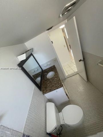 30 SE 4th Avenue 214, Hallandale Beach, FL 33009