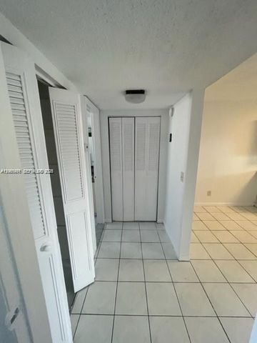 30 SE 4th Avenue 214, Hallandale Beach, FL 33009
