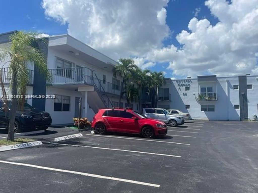30 SE 4th Avenue 214, Hallandale Beach, FL 33009