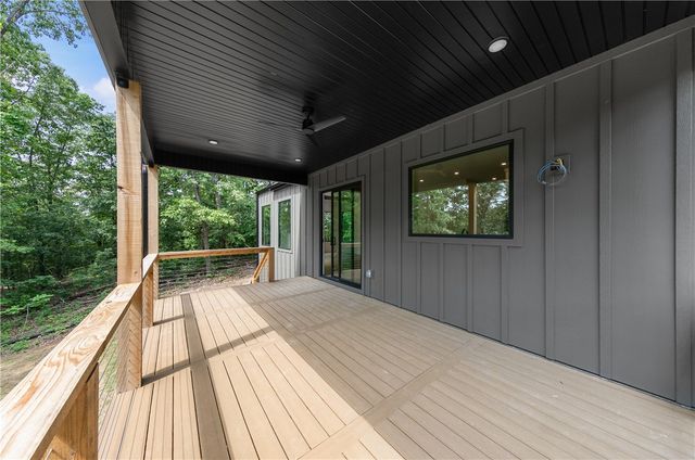13 Hermitage Lane, Bella Vista, AR 72715
