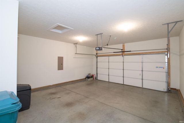 5537 Belmont Drive, Newburgh, IN 47630