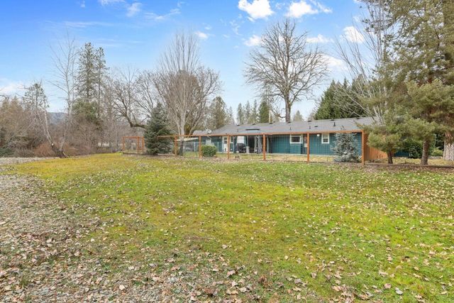 149 Queens Branch Road, Rogue River, OR 97537
