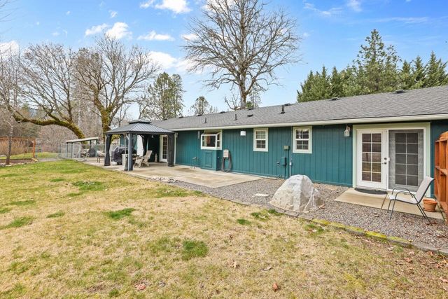 149 Queens Branch Road, Rogue River, OR 97537