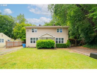 3211 E 17TH St, Vancouver, WA 98661