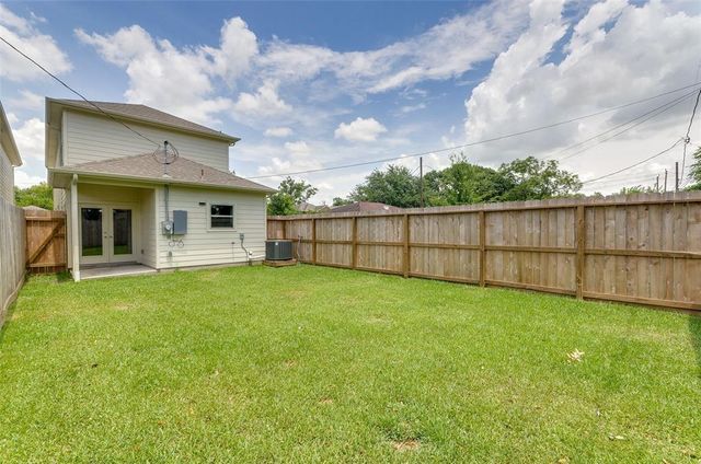 612 E 38th Street, Houston, TX 77022