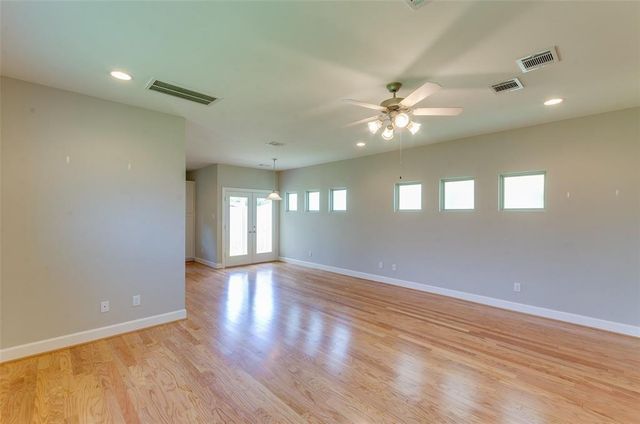 612 E 38th Street, Houston, TX 77022