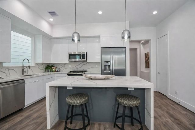 3609 Dennis Street, Houston, TX 77004