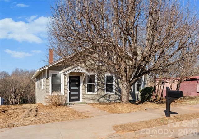 234 S Ervin Avenue, Newton, NC 28658