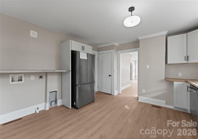 234 S Ervin Avenue, Newton, NC 28658