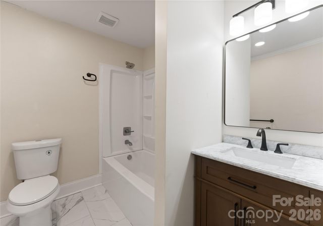 234 S Ervin Avenue, Newton, NC 28658