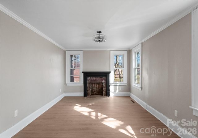 234 S Ervin Avenue, Newton, NC 28658