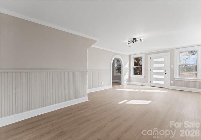 234 S Ervin Avenue, Newton, NC 28658